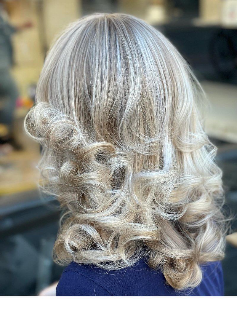 Blonde krullen